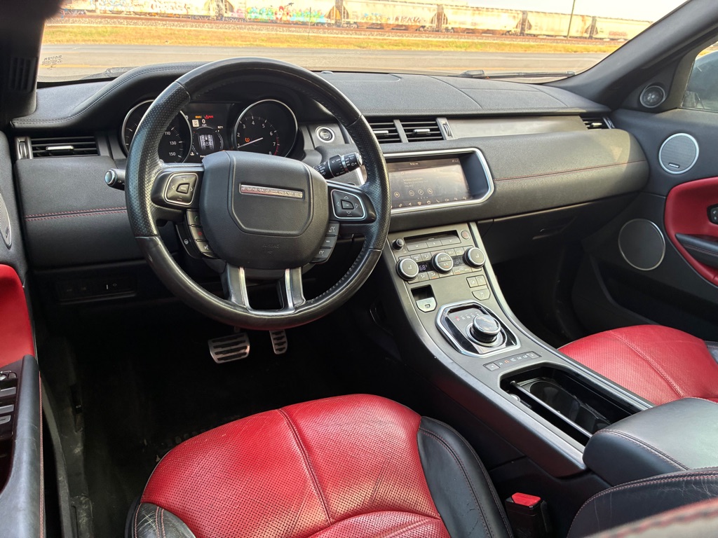 Photo 25 of this LAND ROVER RANGE ROVER EVO