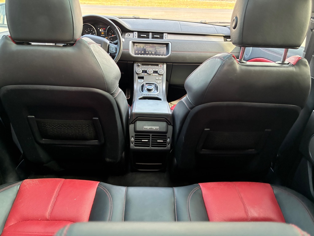 Photo 29 of this LAND ROVER RANGE ROVER EVO