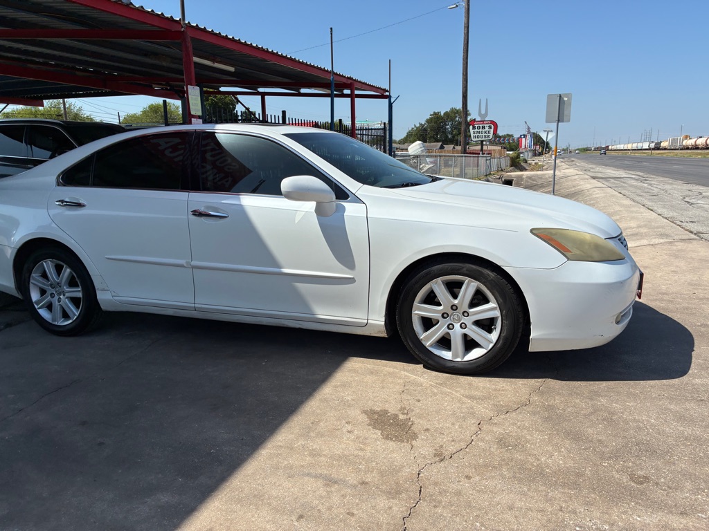 Photo 5 of this LEXUS ES