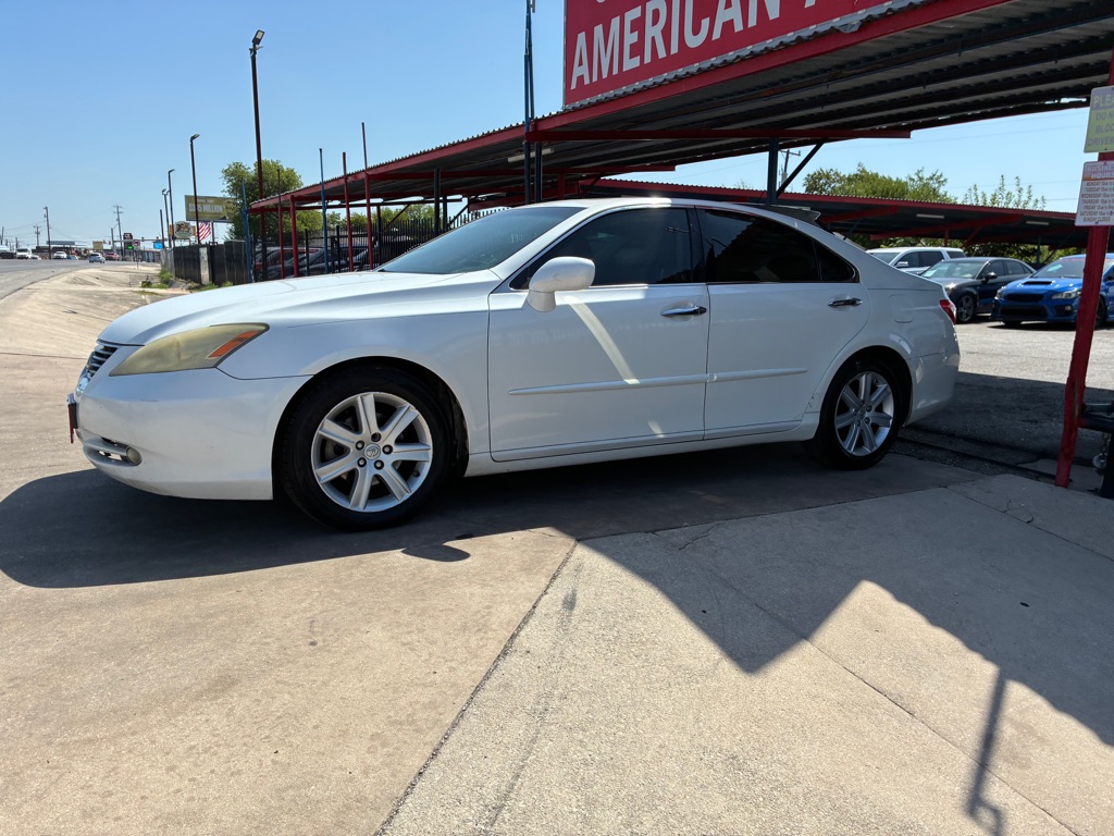 Photo 18 of this LEXUS ES