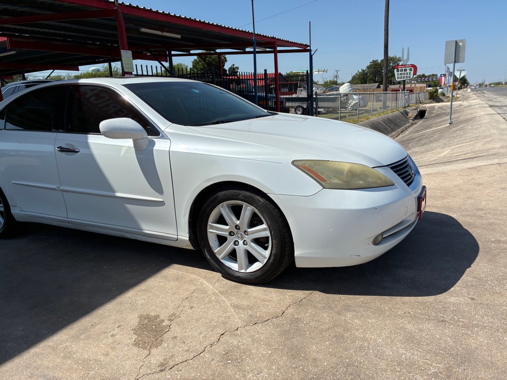 Photo 4 of this LEXUS ES