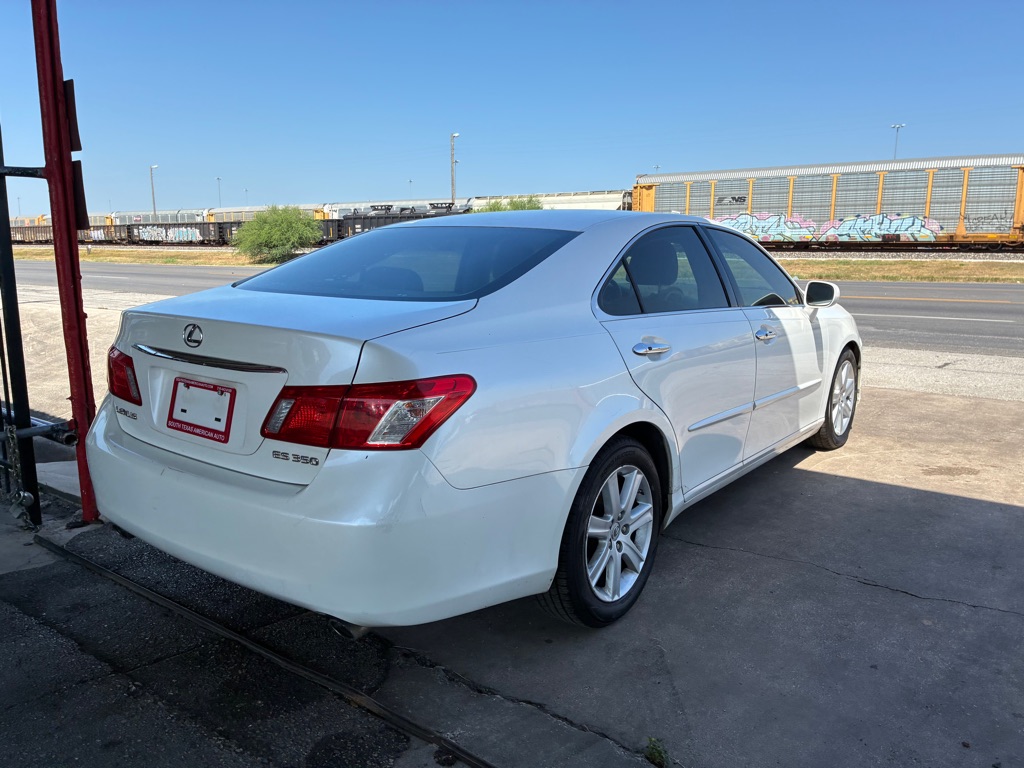Photo 10 of this LEXUS ES