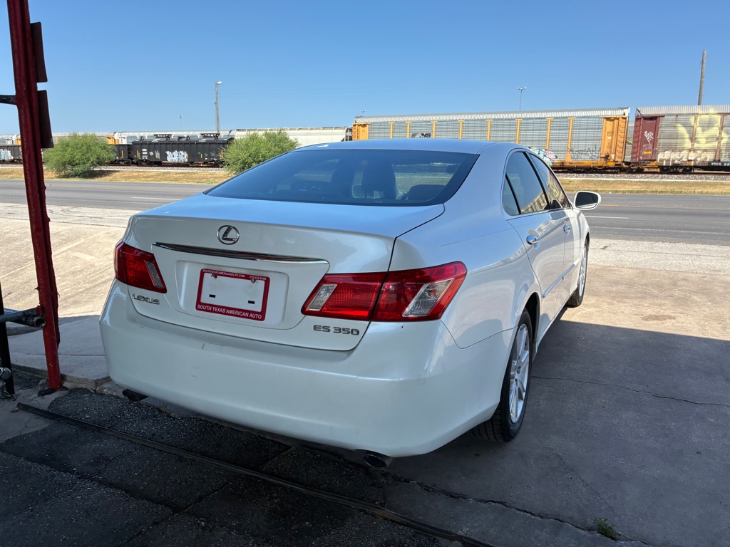 Photo 11 of this LEXUS ES