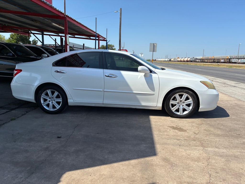 Photo 7 of this LEXUS ES