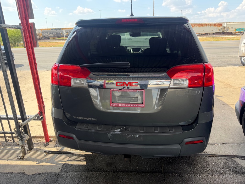 Photo 23 of this GMC TERRAIN