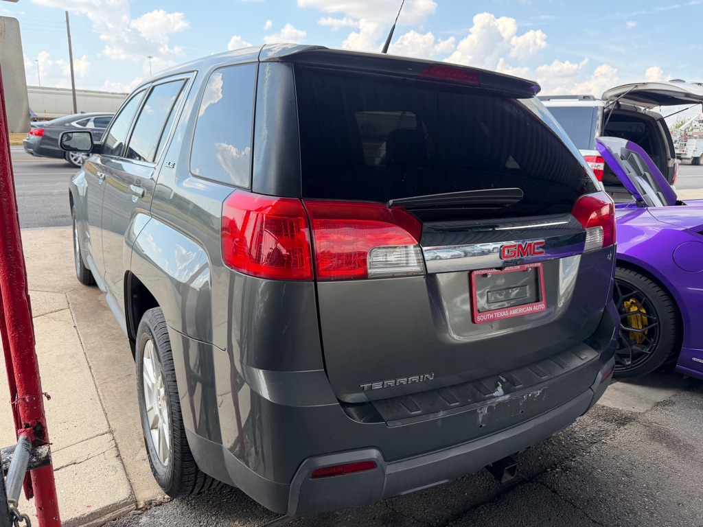 Photo 28 of this GMC TERRAIN