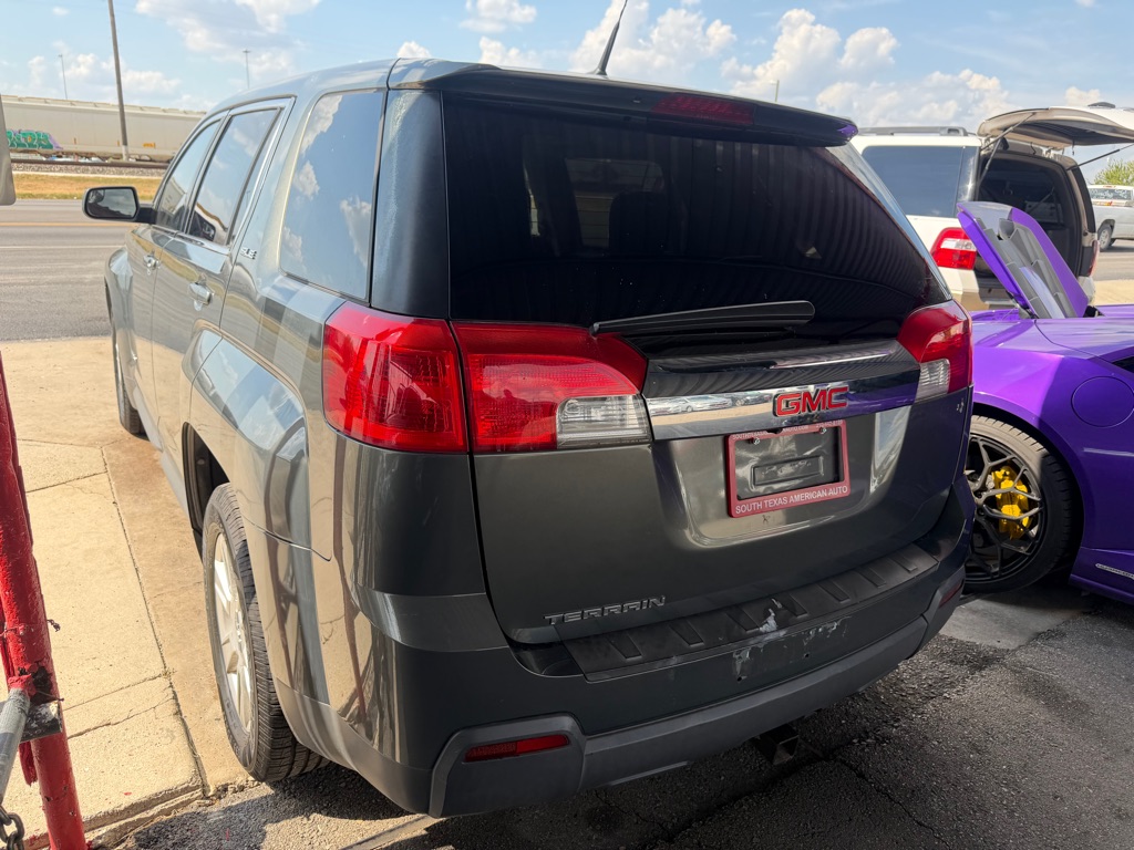 Photo 24 of this GMC TERRAIN