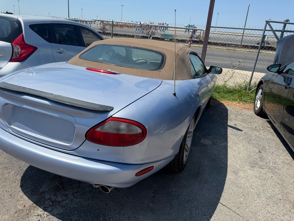 Photo 10 of this JAGUAR XK8