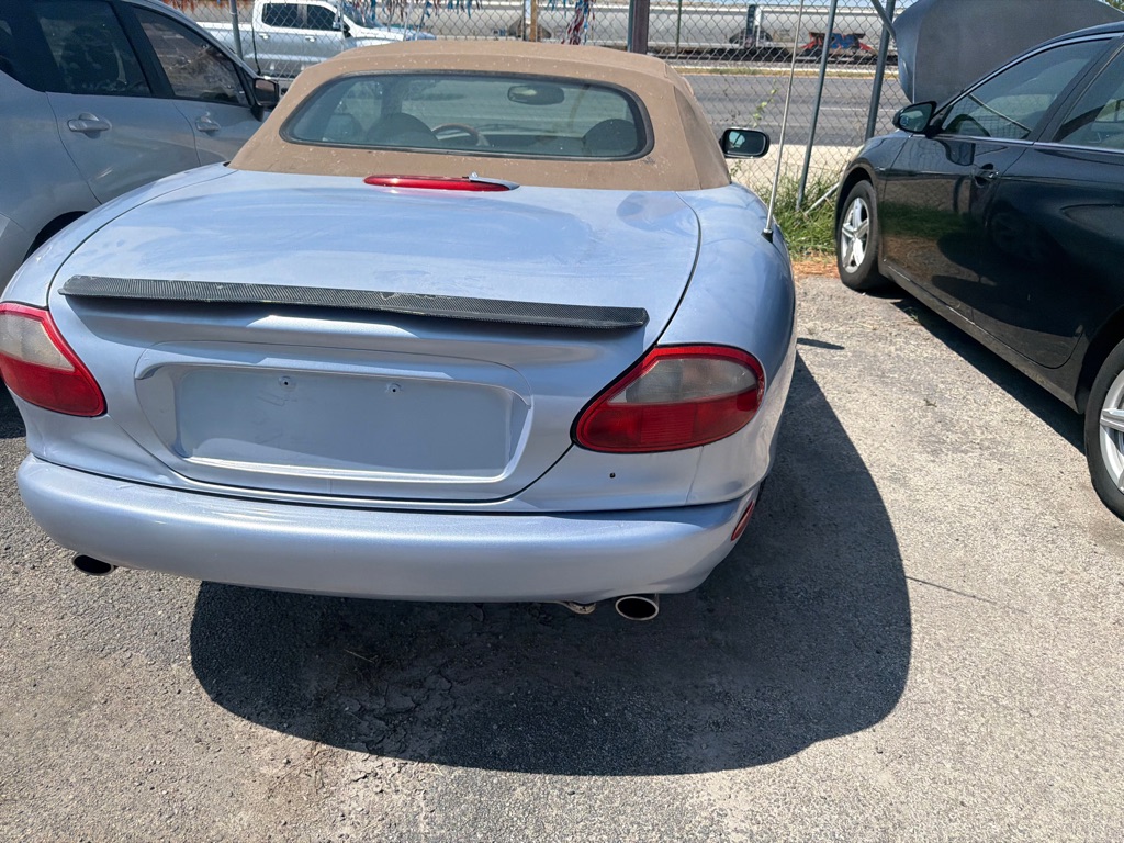 Photo 12 of this JAGUAR XK8