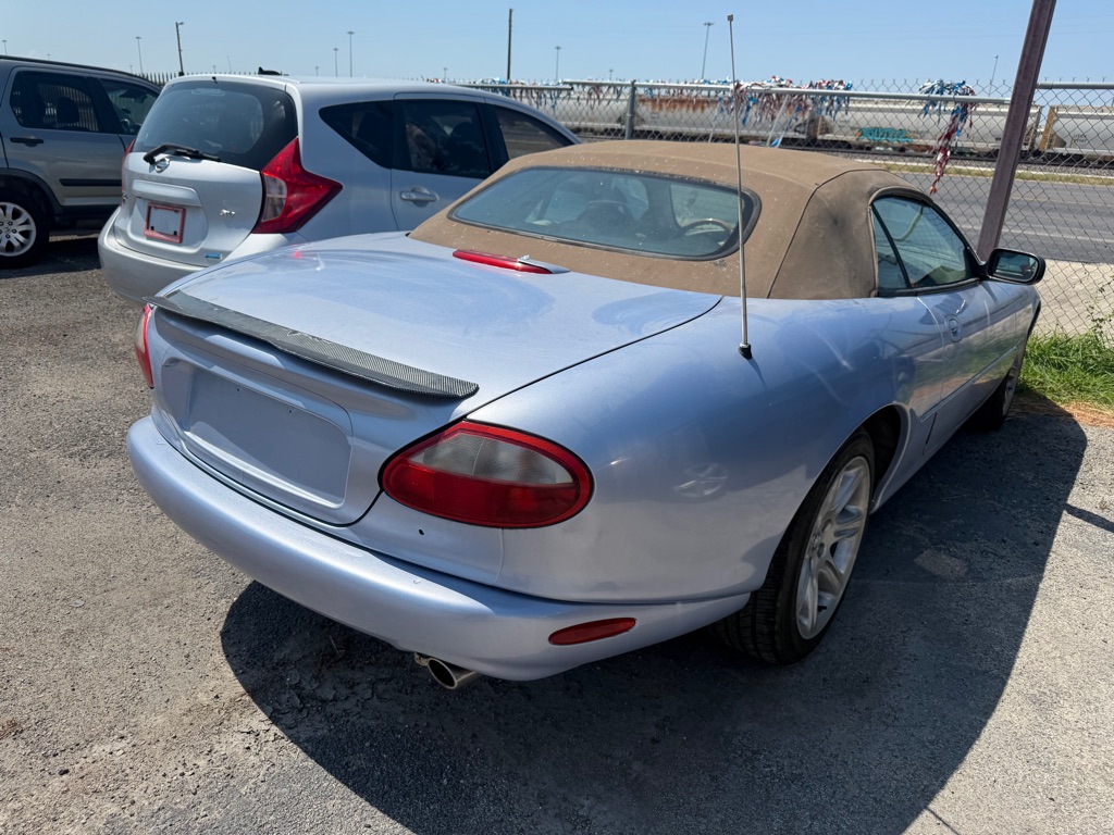 Photo 9 of this JAGUAR XK8