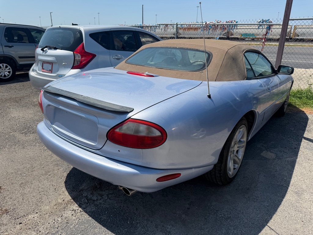 Photo 8 of this JAGUAR XK8