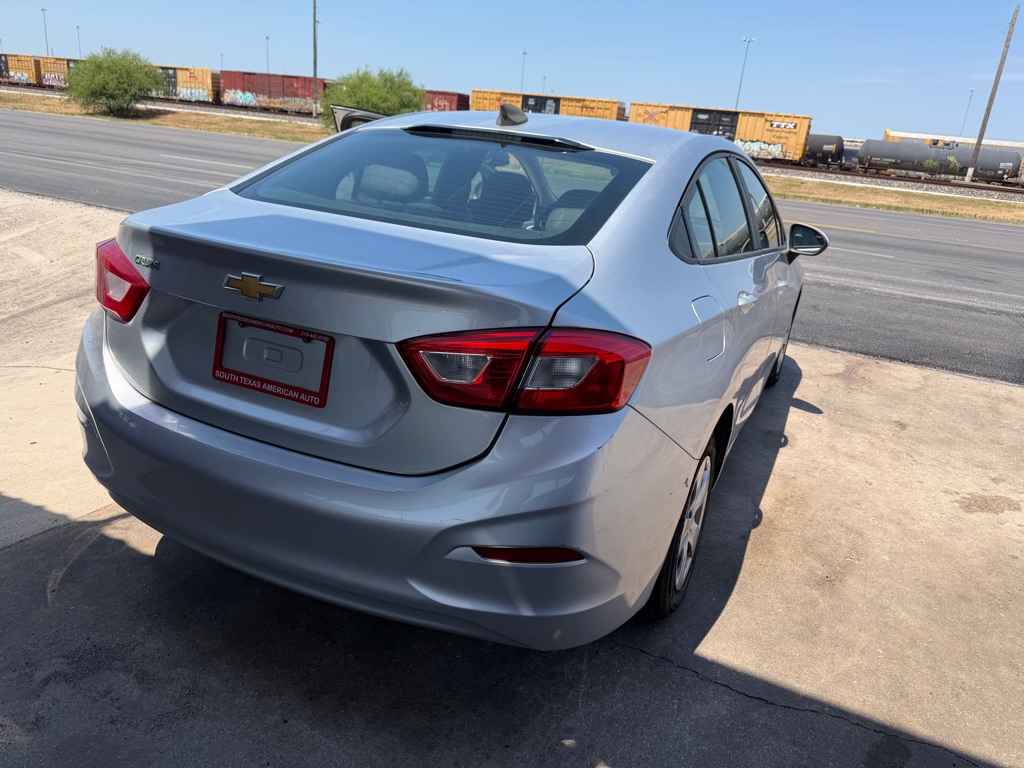 Photo 15 of this CHEVROLET CRUZE