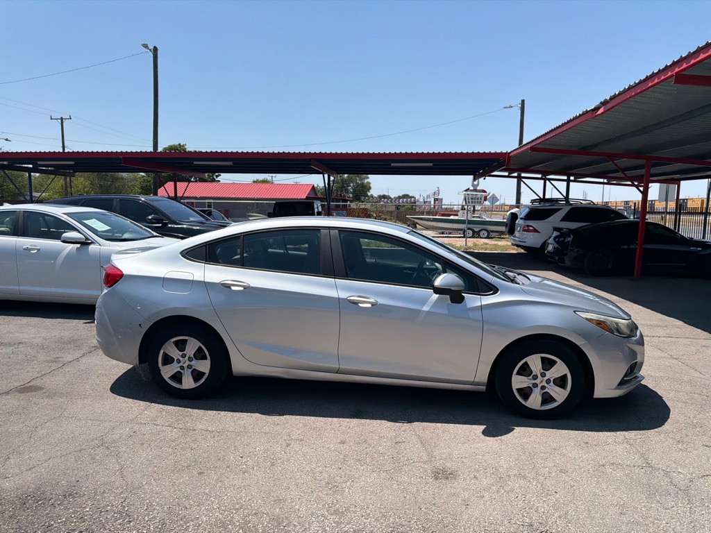 Photo 29 of this CHEVROLET CRUZE
