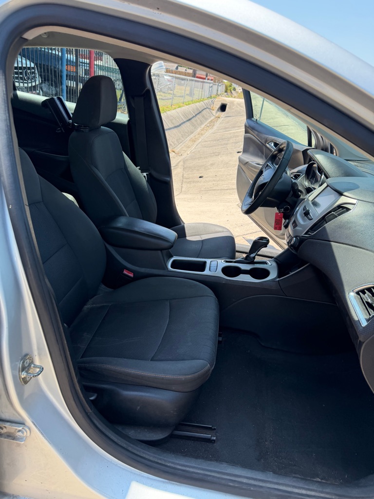 Photo 12 of this CHEVROLET CRUZE