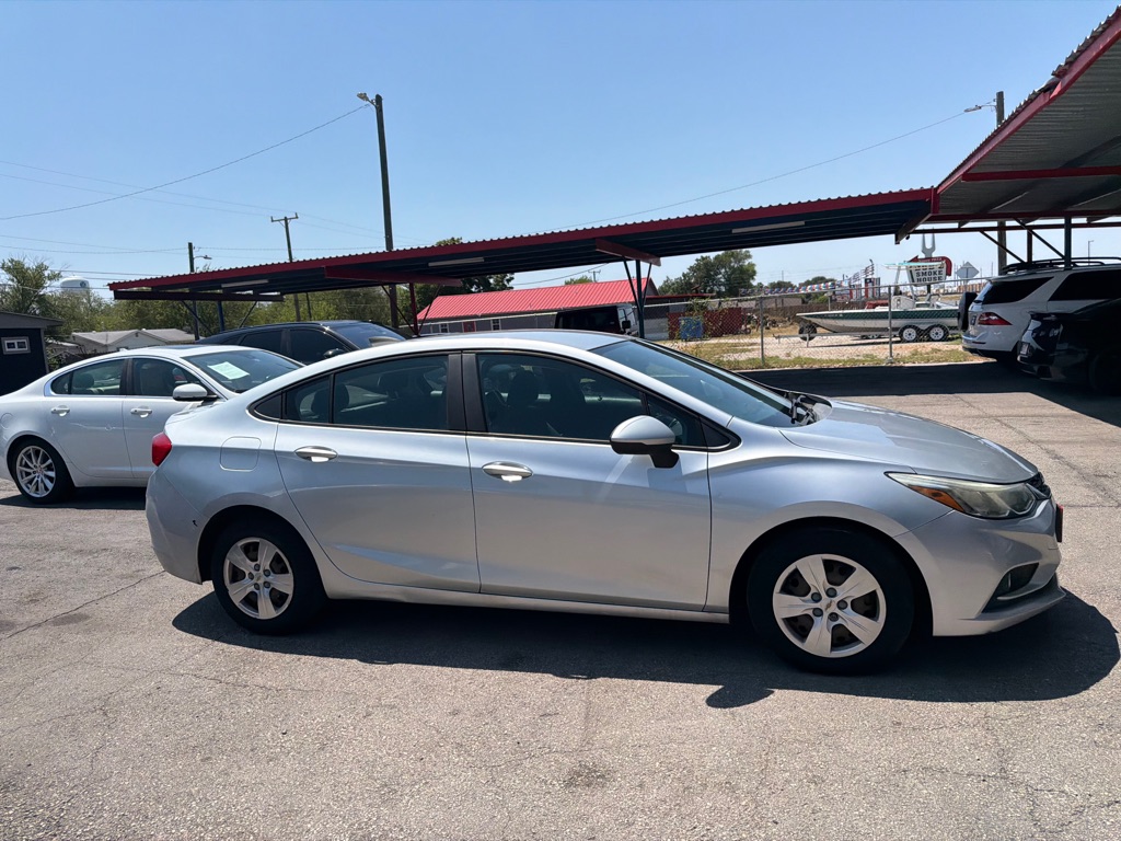 Photo 32 of this CHEVROLET CRUZE