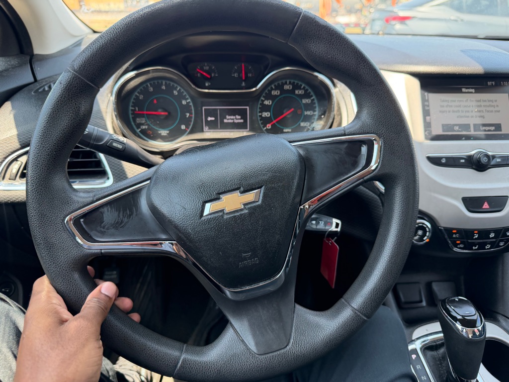 Photo 37 of this CHEVROLET CRUZE