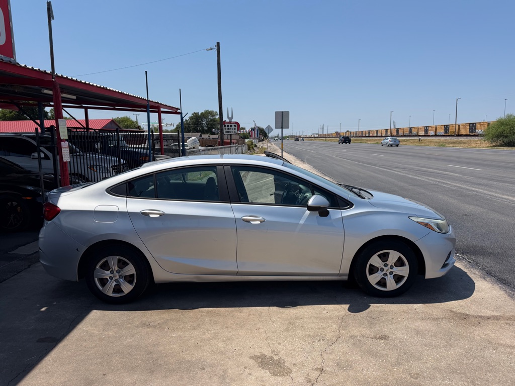 Photo 11 of this CHEVROLET CRUZE