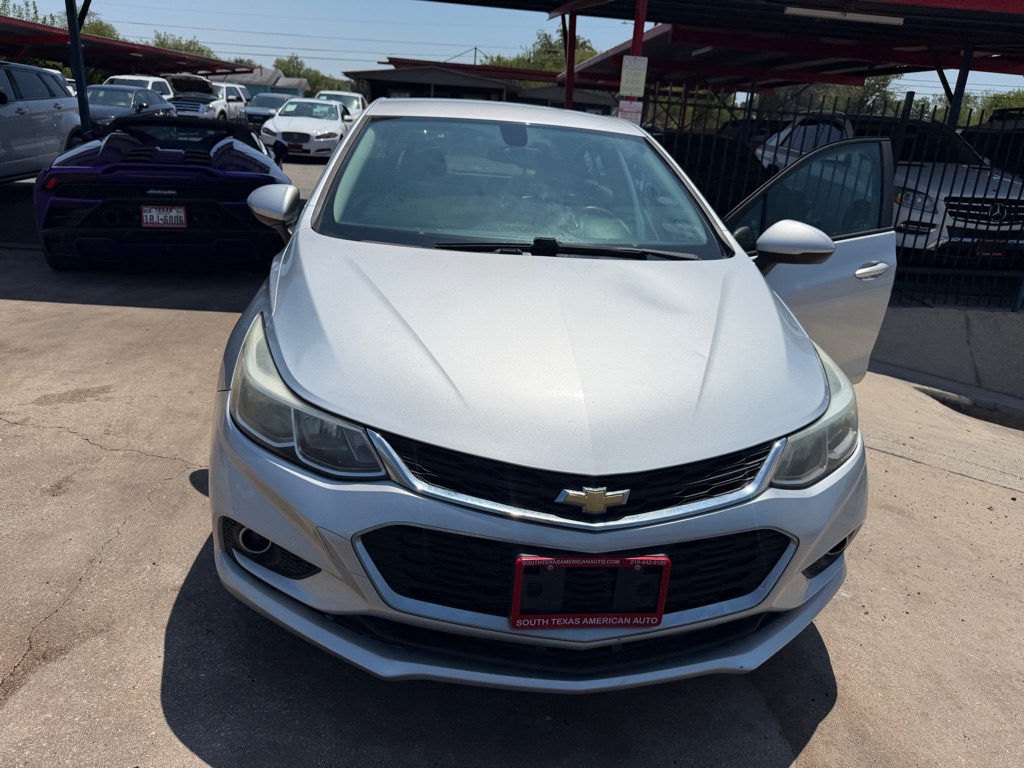 Photo 3 of this CHEVROLET CRUZE