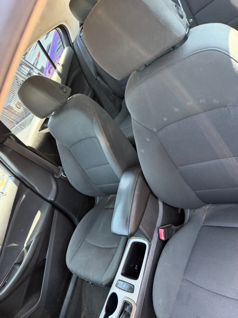 Photo 34 of this CHEVROLET CRUZE