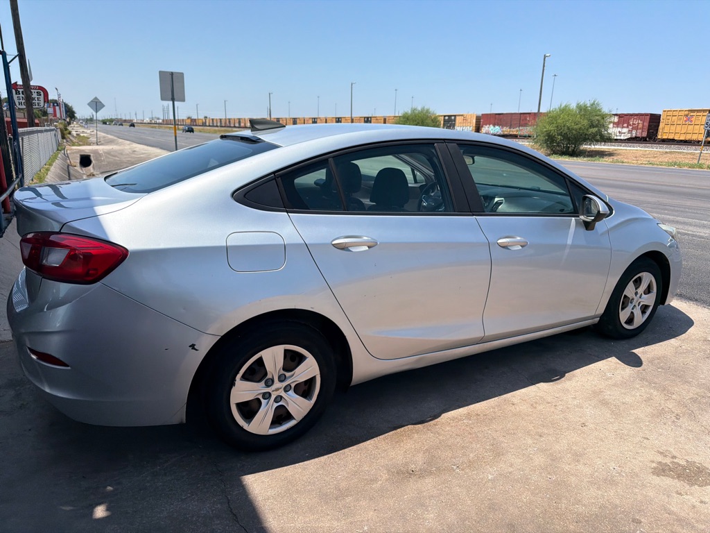 Photo 13 of this CHEVROLET CRUZE