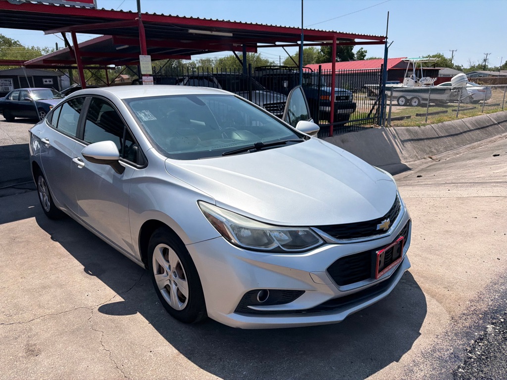 Photo 5 of this CHEVROLET CRUZE