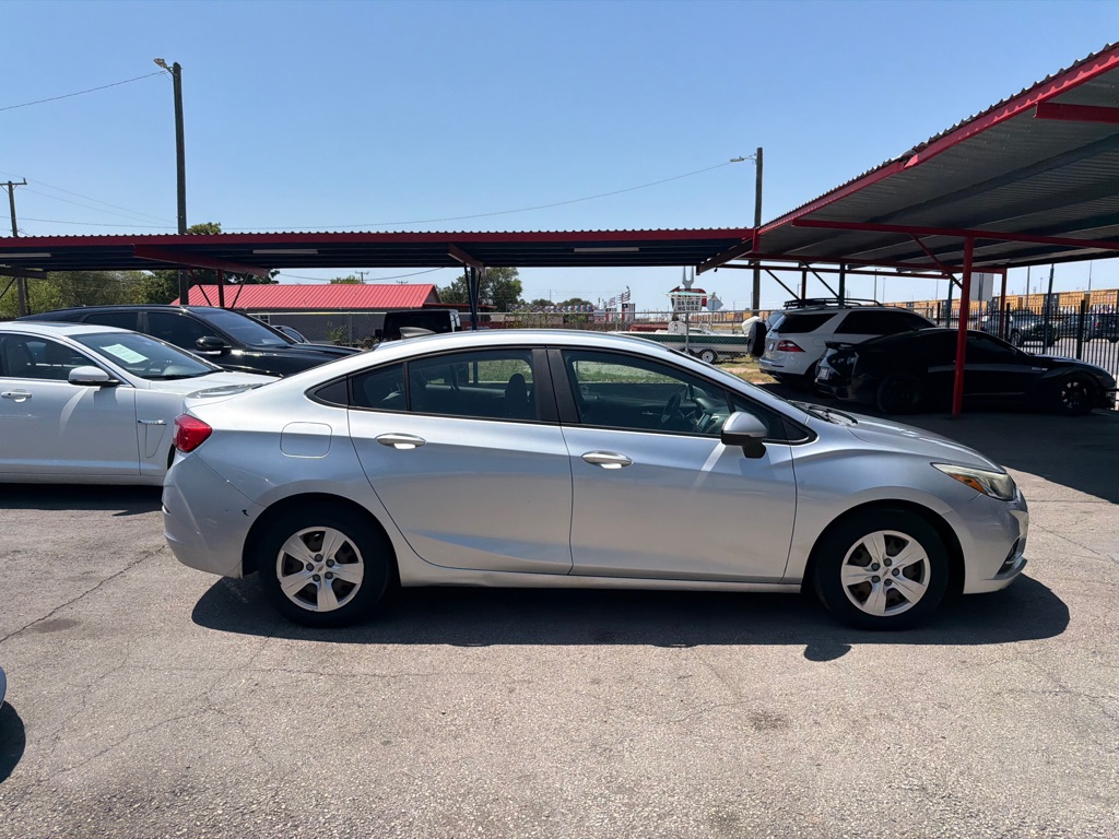 Photo 24 of this CHEVROLET CRUZE