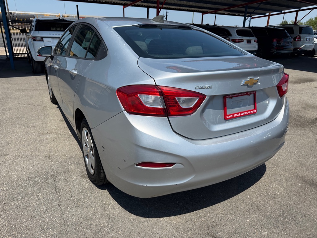 Photo 19 of this CHEVROLET CRUZE