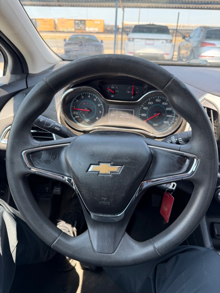 Photo 38 of this CHEVROLET CRUZE