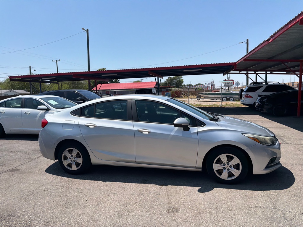 Photo 30 of this CHEVROLET CRUZE