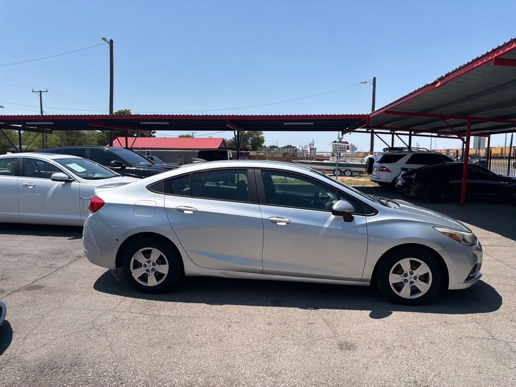 Photo 27 of this CHEVROLET CRUZE