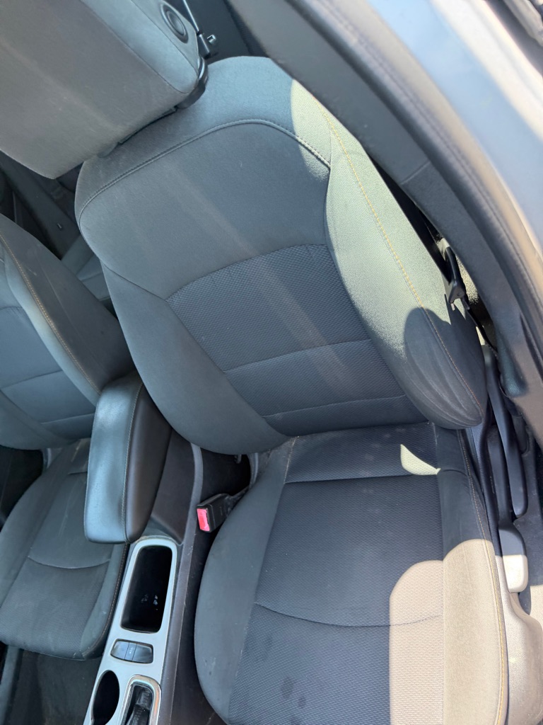 Photo 35 of this CHEVROLET CRUZE