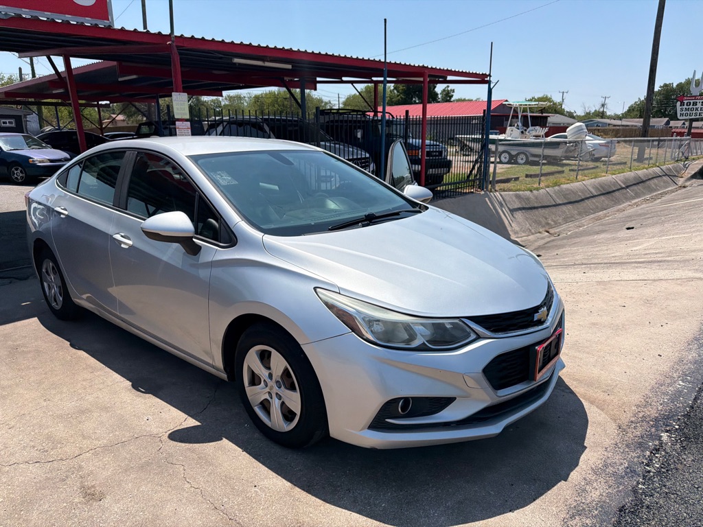 Photo 7 of this CHEVROLET CRUZE