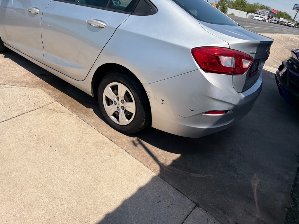 Photo 36 of this CHEVROLET CRUZE