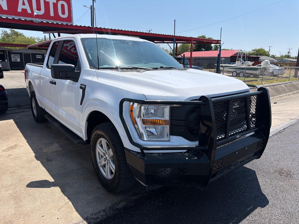 Photo 4 of this FORD F150