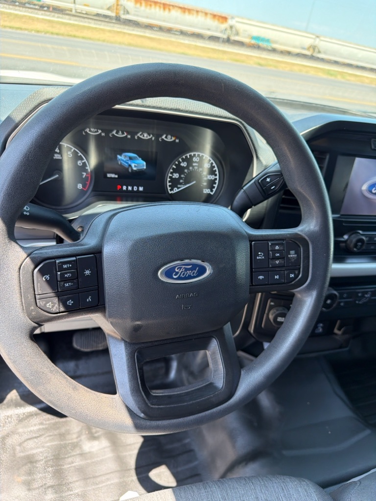 Photo 26 of this FORD F150