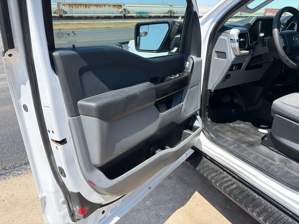 Photo 27 of this FORD F150