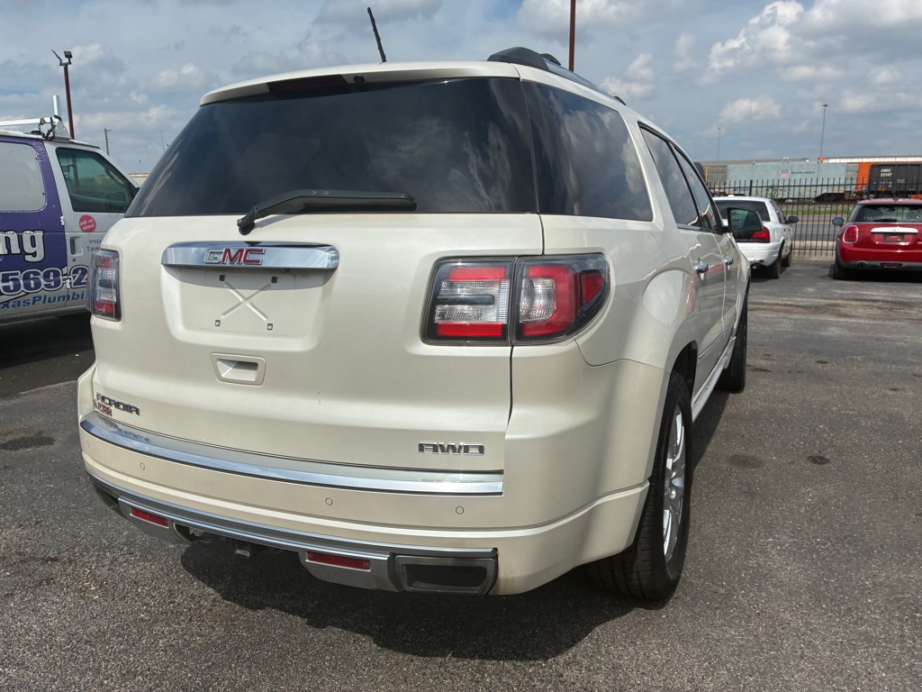 Photo 17 of this GMC ACADIA