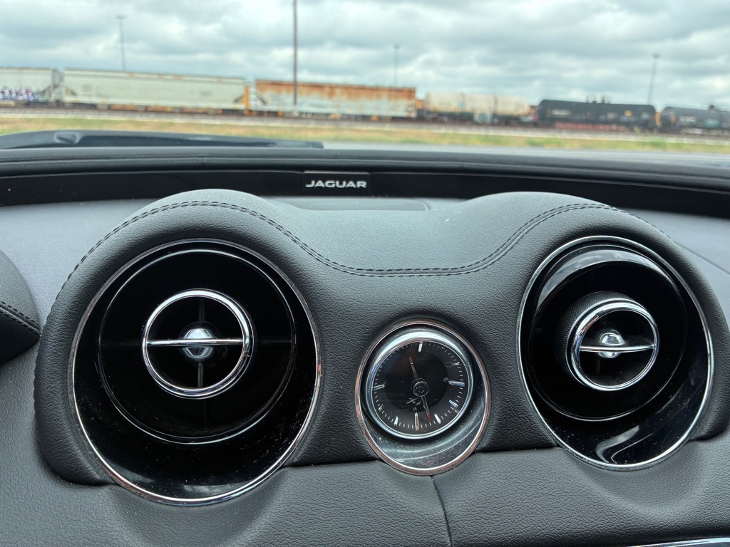 Photo 49 of this JAGUAR XJ