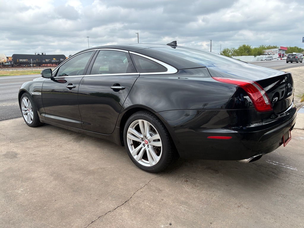 Photo 38 of this JAGUAR XJ