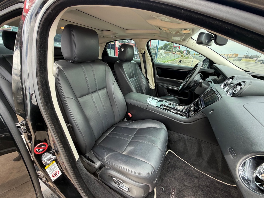 Photo 65 of this JAGUAR XJ