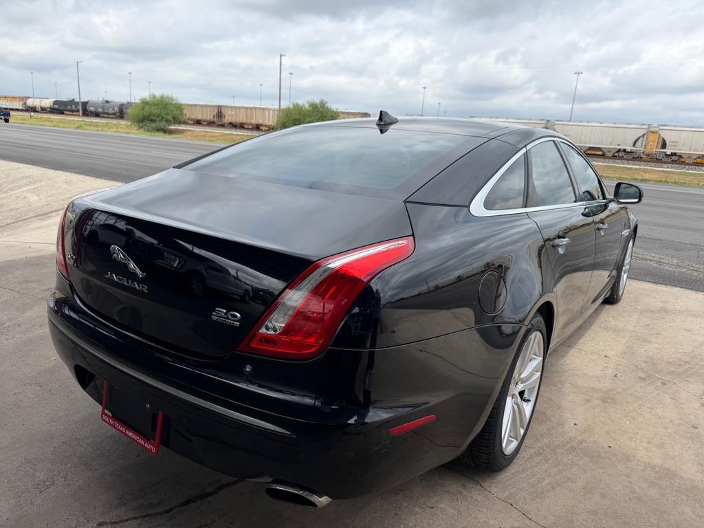 Photo 61 of this JAGUAR XJ