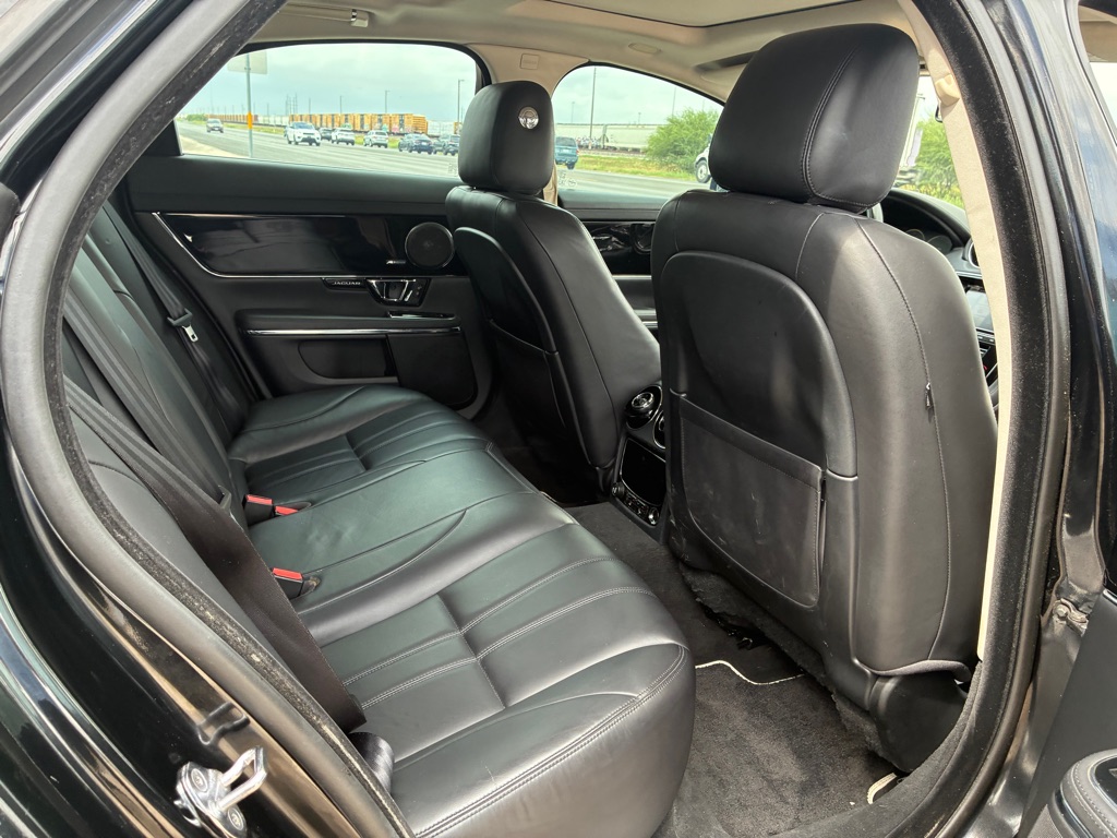 Photo 45 of this JAGUAR XJ