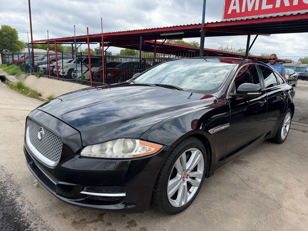 Photo 2 of this JAGUAR XJ
