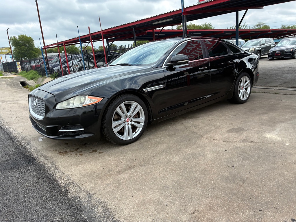 Photo 22 of this JAGUAR XJ