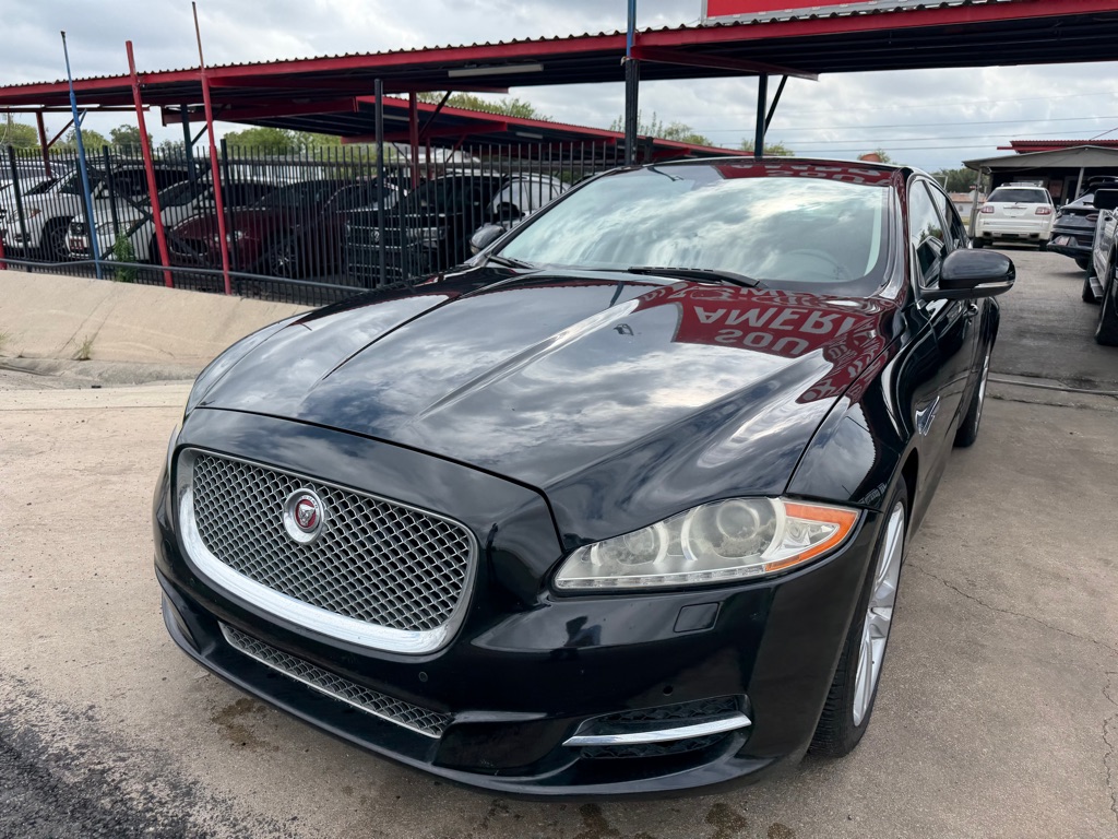 Photo 8 of this JAGUAR XJ