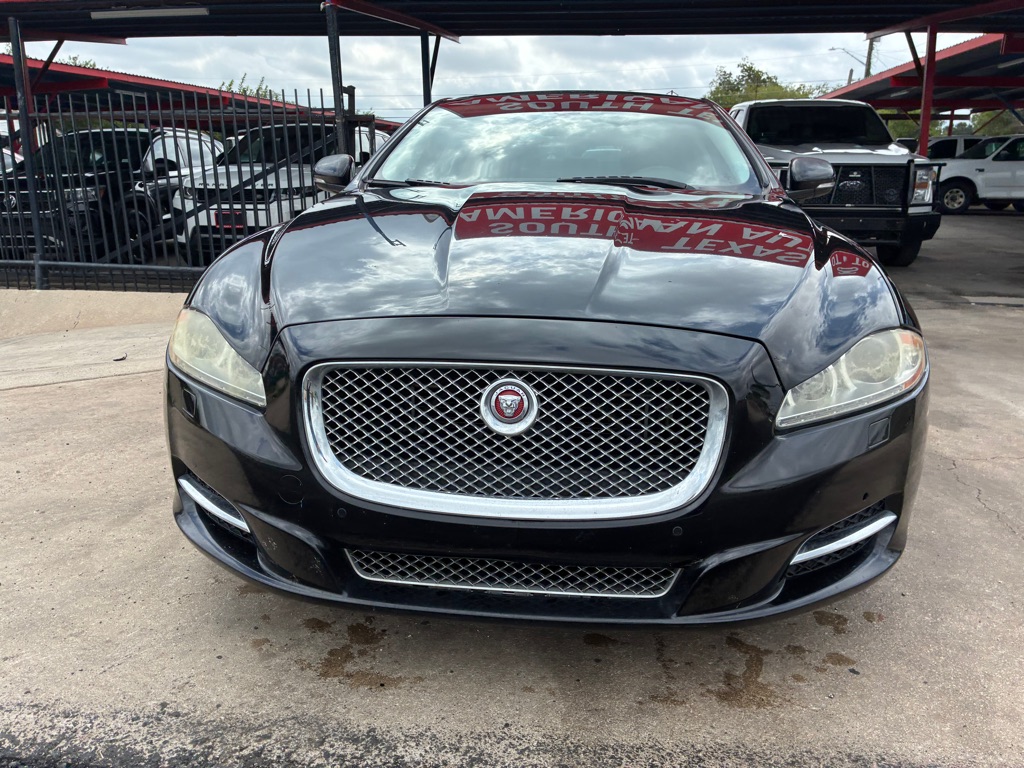 Photo 31 of this JAGUAR XJ