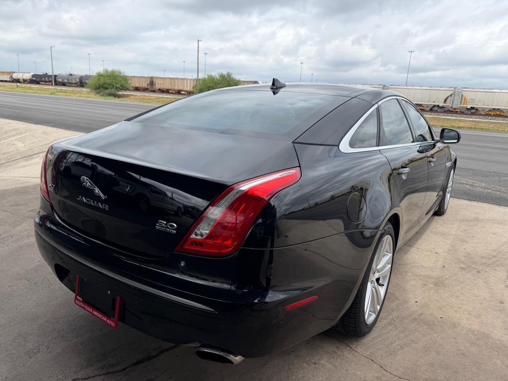Photo 62 of this JAGUAR XJ