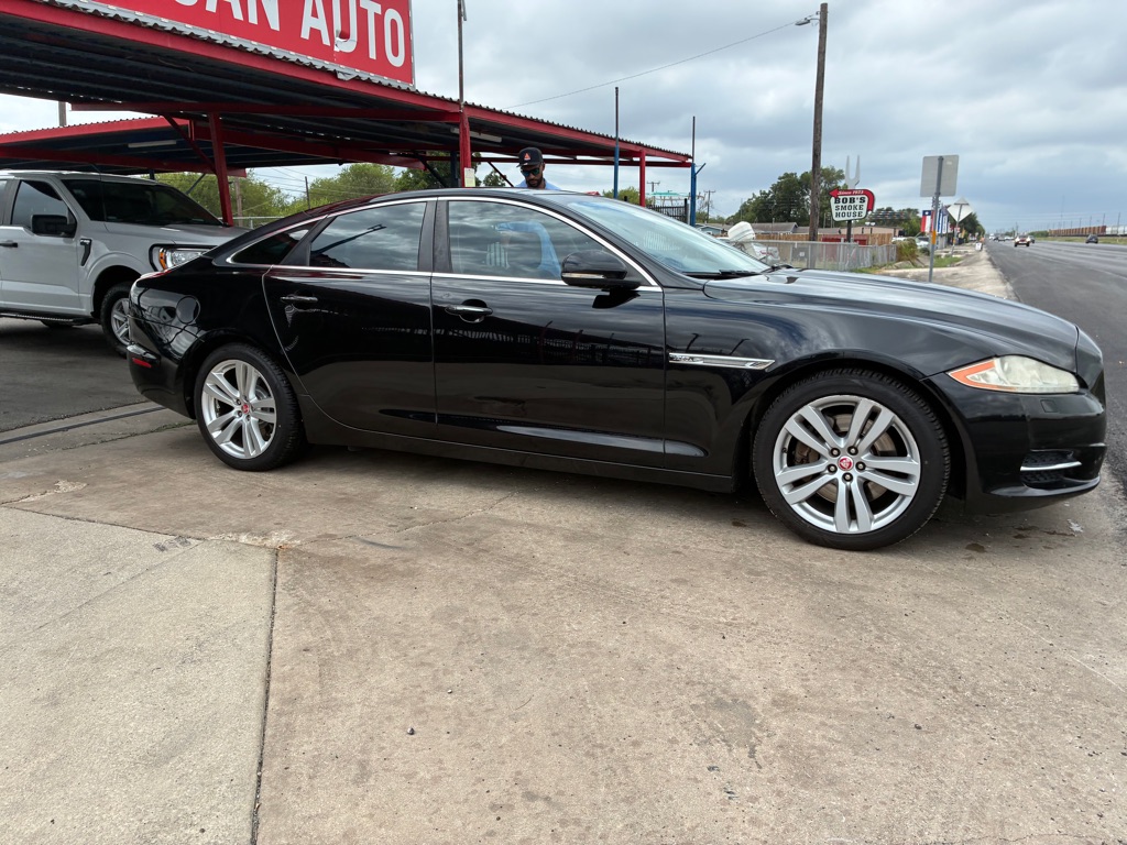 Photo 27 of this JAGUAR XJ