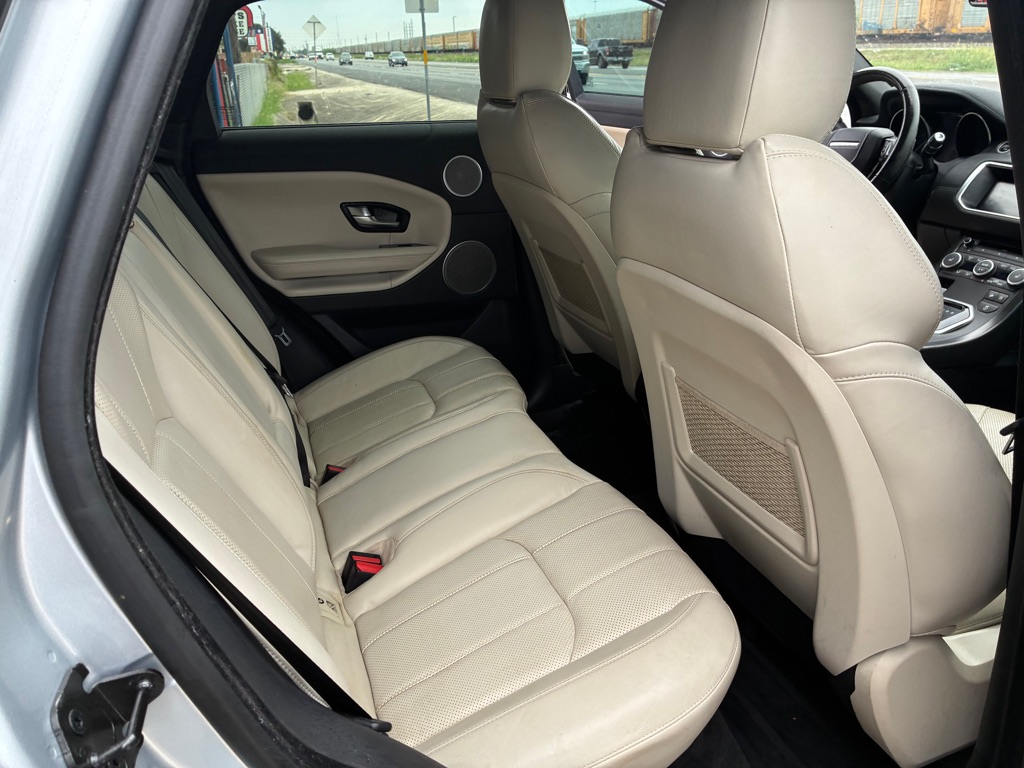 Photo 52 of this LAND ROVER RANGE ROVER EVO