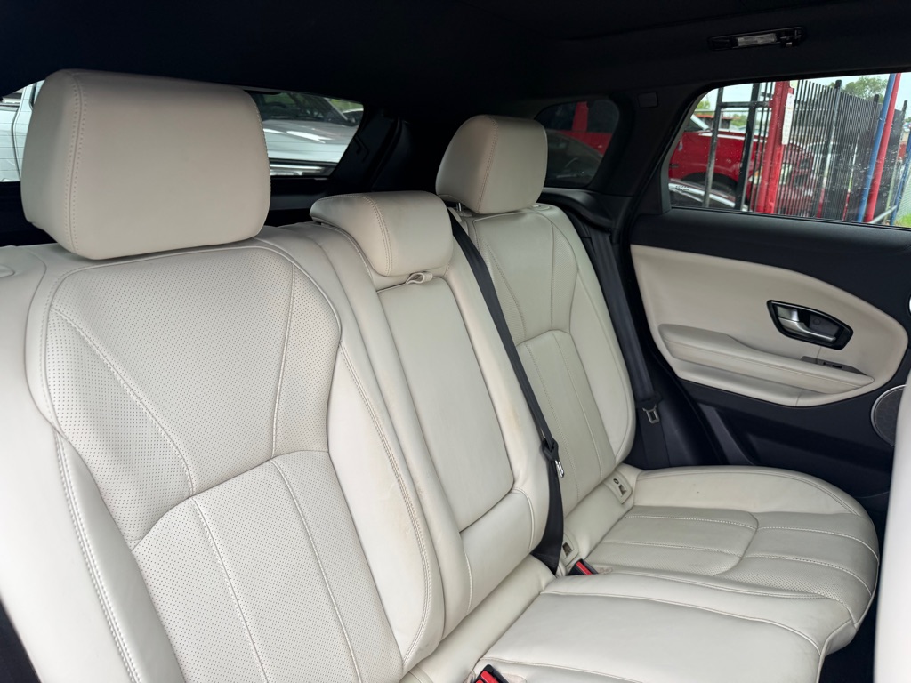Photo 11 of this LAND ROVER RANGE ROVER EVO